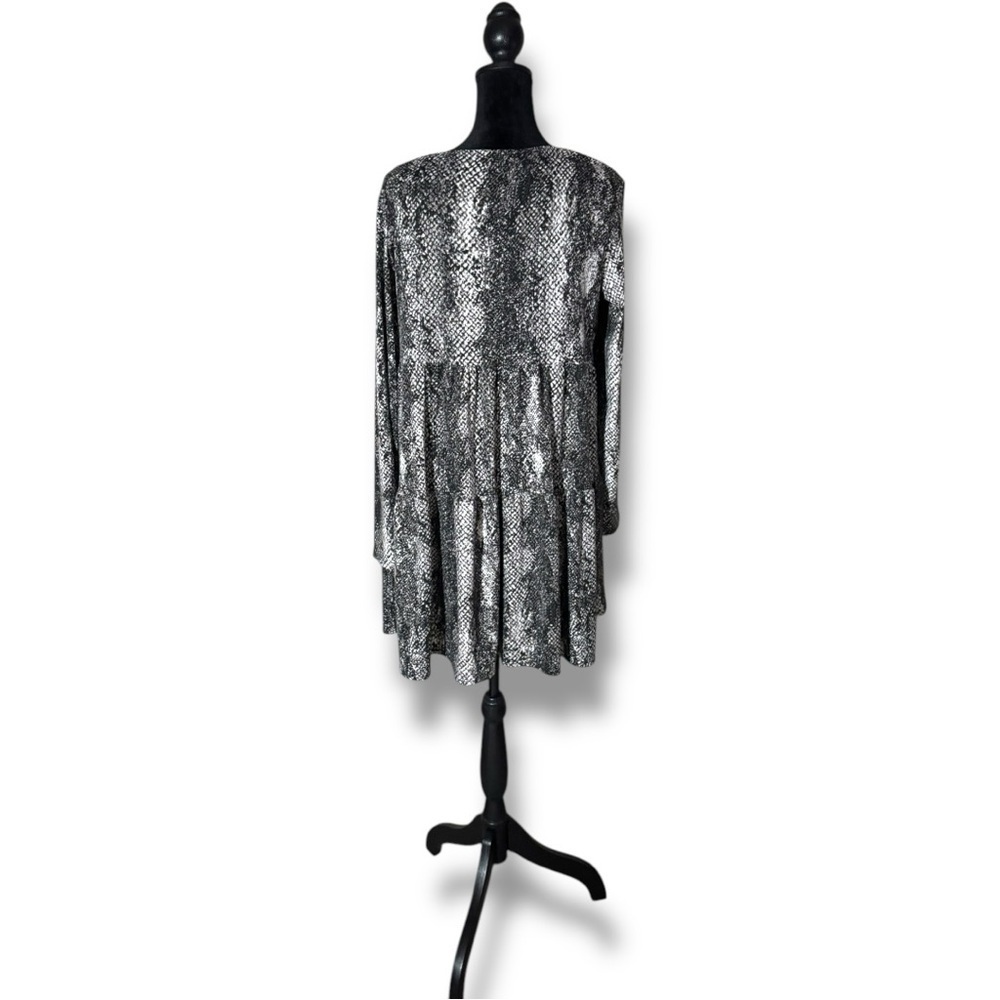 Kenedik Black/White/Gray Scoop Neck Relaxed Tiered 3/4 Sleeve Tunic/Mini Dress - Picture 8 of 16
